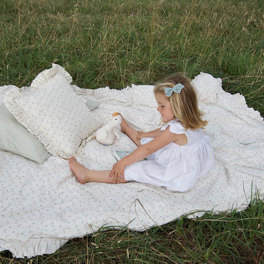 Organic Duvet Bedding Set - Ruffled Swans