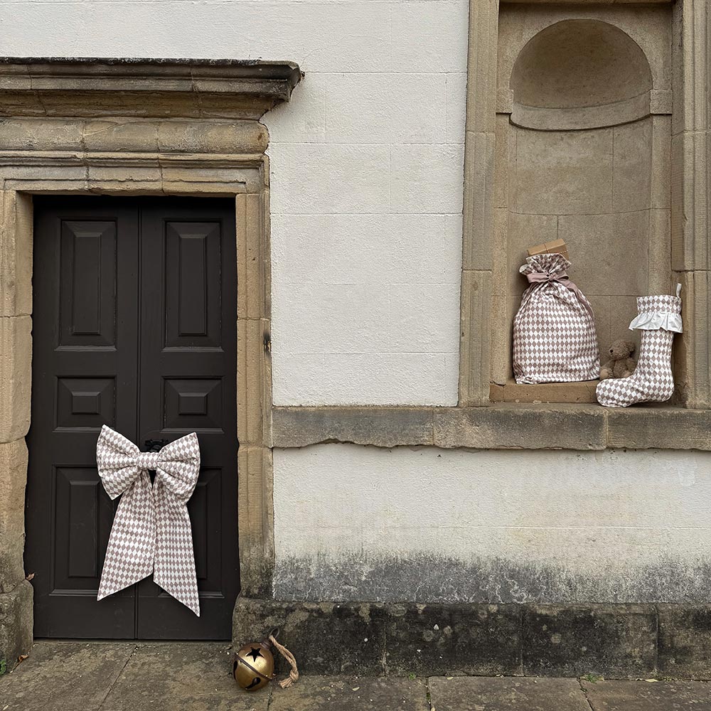 Harlequin Giant Bow - Chestnut Spice