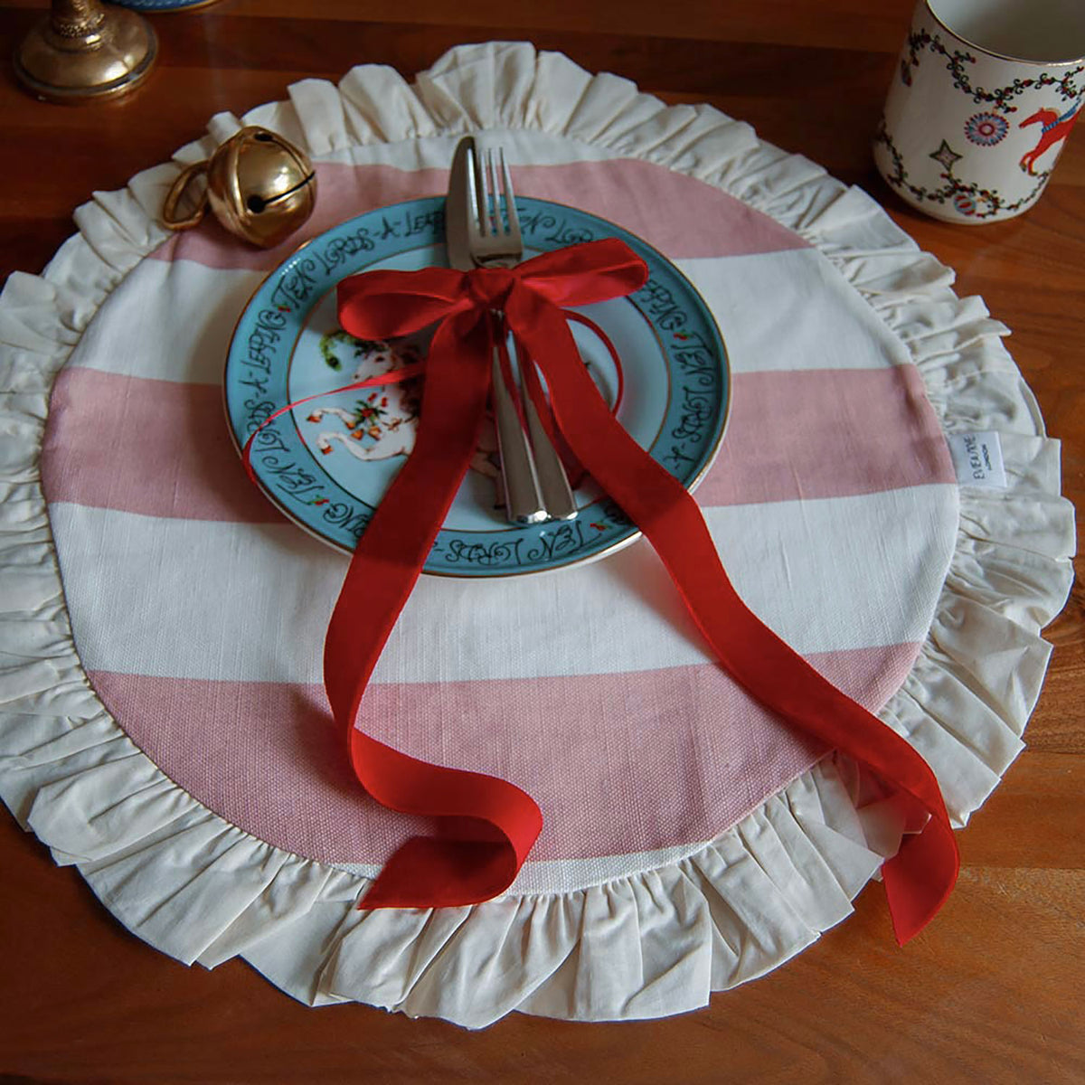 Riviera Round Ruffled Placemat – Pink