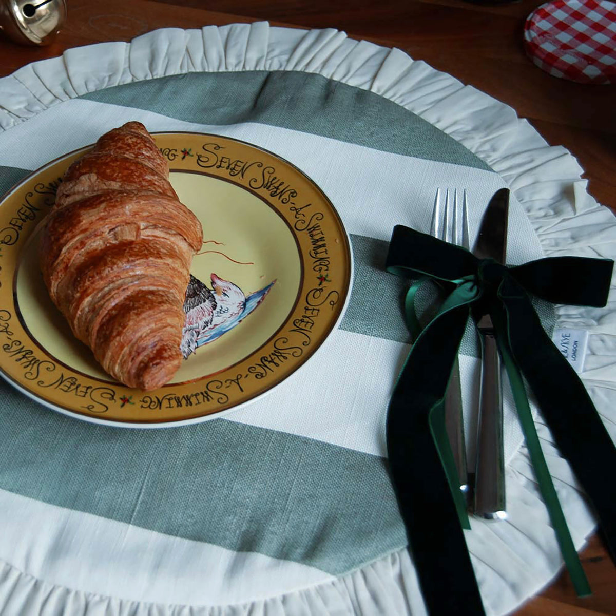 Riviera Round Ruffled Placemat – Sage