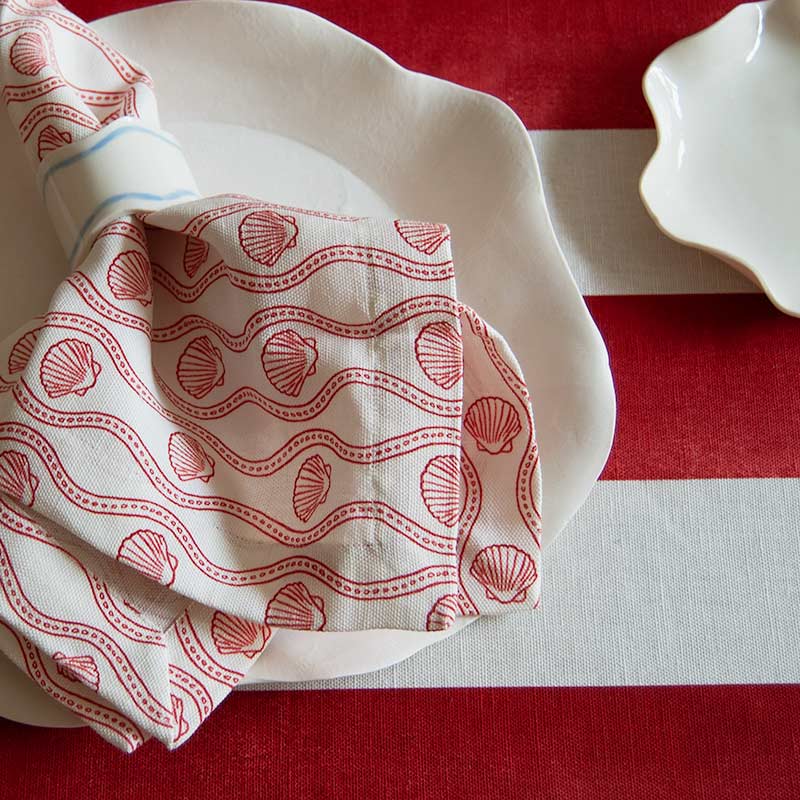 Red Scallop Linen Napkin: 4 Set