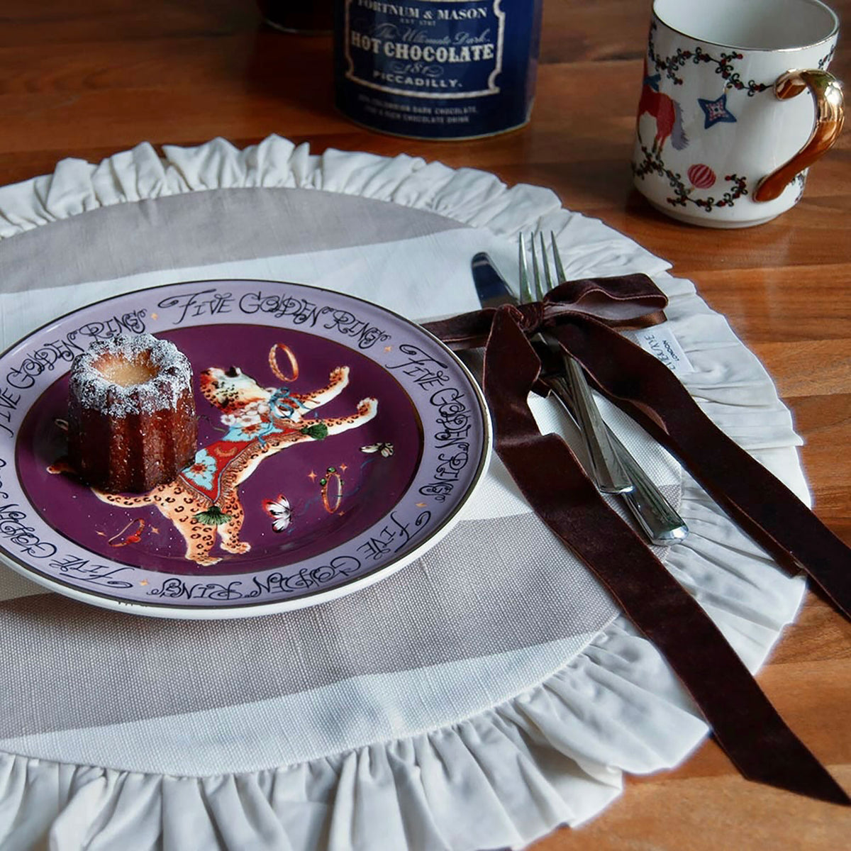 Riviera Round Ruffled Placemat – Mocha