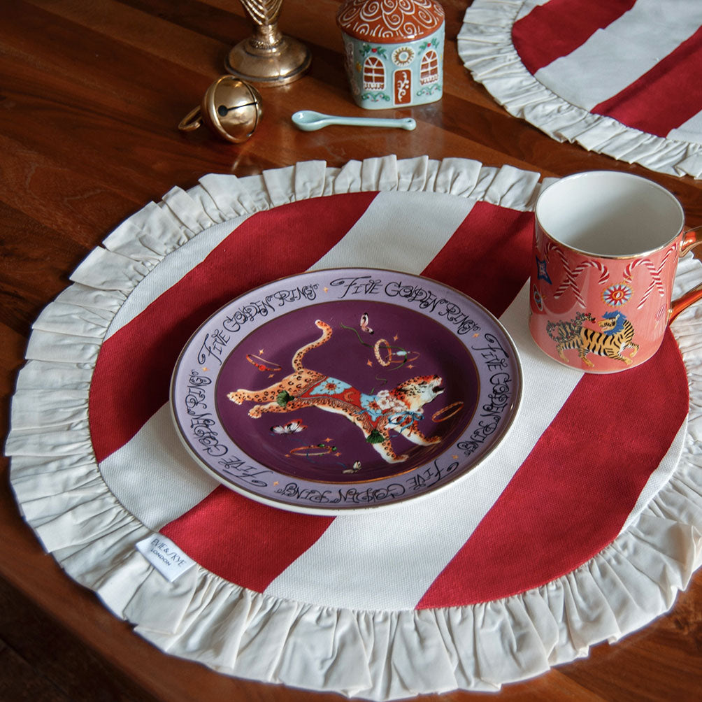 Riviera Round Ruffled Placemat – Red
